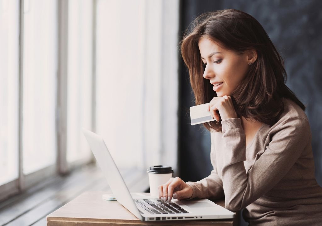 Online Alışveriş Yaparken Siber Dolandırıcılara Dikkat Edin!